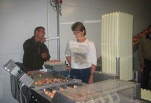 12. juli 2007: Bente og Flemming Haugaard fremviser gårdens nye ægpakkeri ved markvandringen